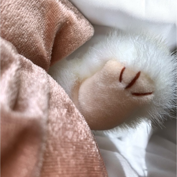 Vintage 1993 TY Attic Treasures “Sara” Soft White Bunny Rabbit Plush Toy Easter - Picture 6 of 12
